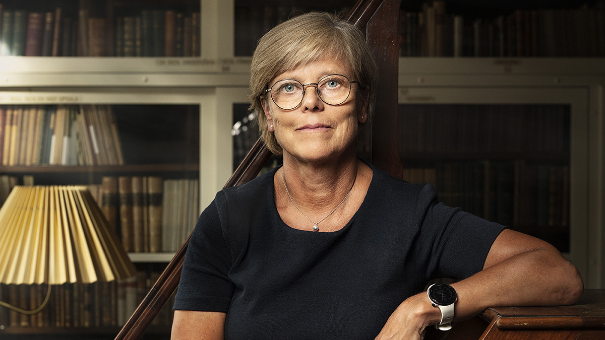  Ingrid Carlberg i Sjögrensbiblioteket på Ingenjörsvetenskapsakademien