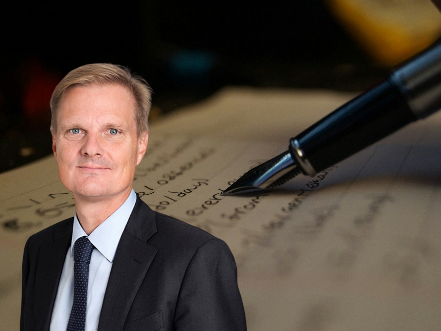 penna och papper med skrift