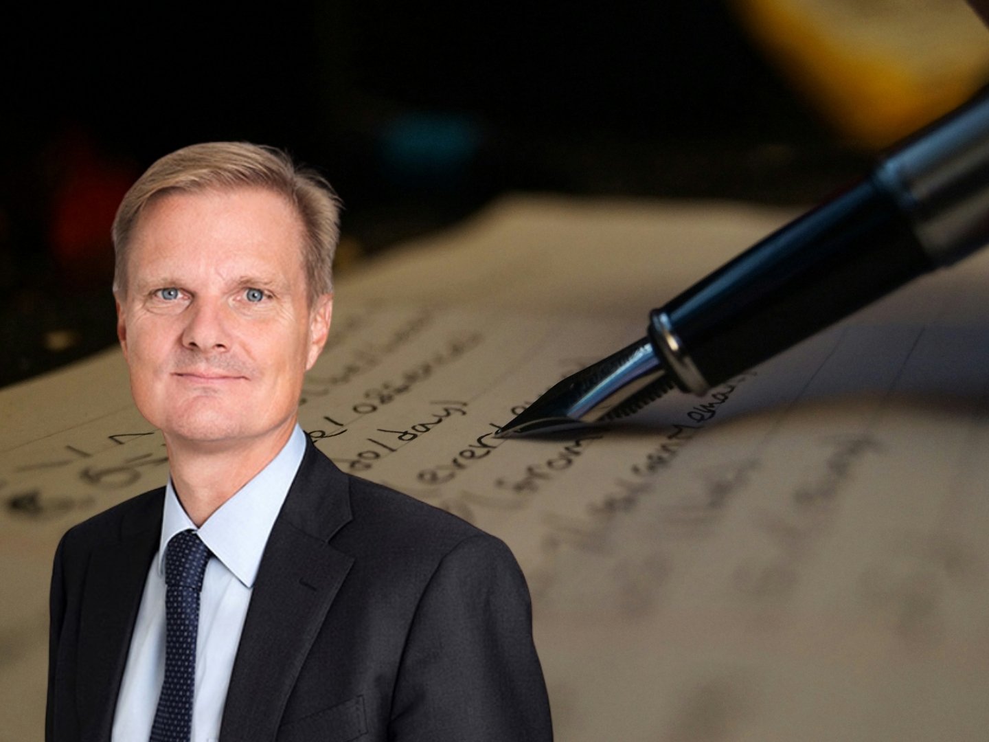 penna och papper med skrift