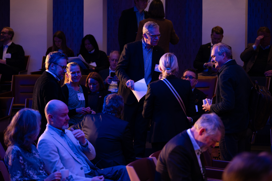 m&auml;nniskor i Wallenbergsalen p&aring; IVA