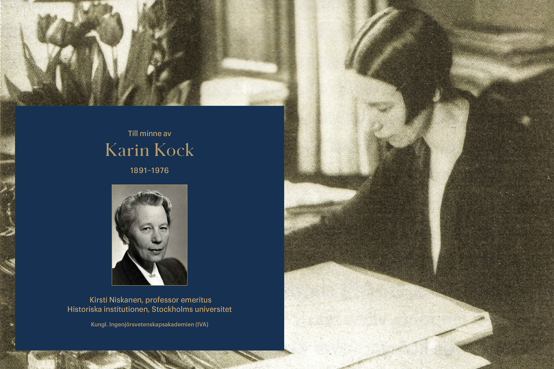 kvinna vid skrivbord