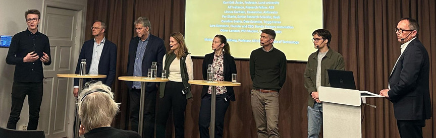 Panelister i lokal p&aring; IVA