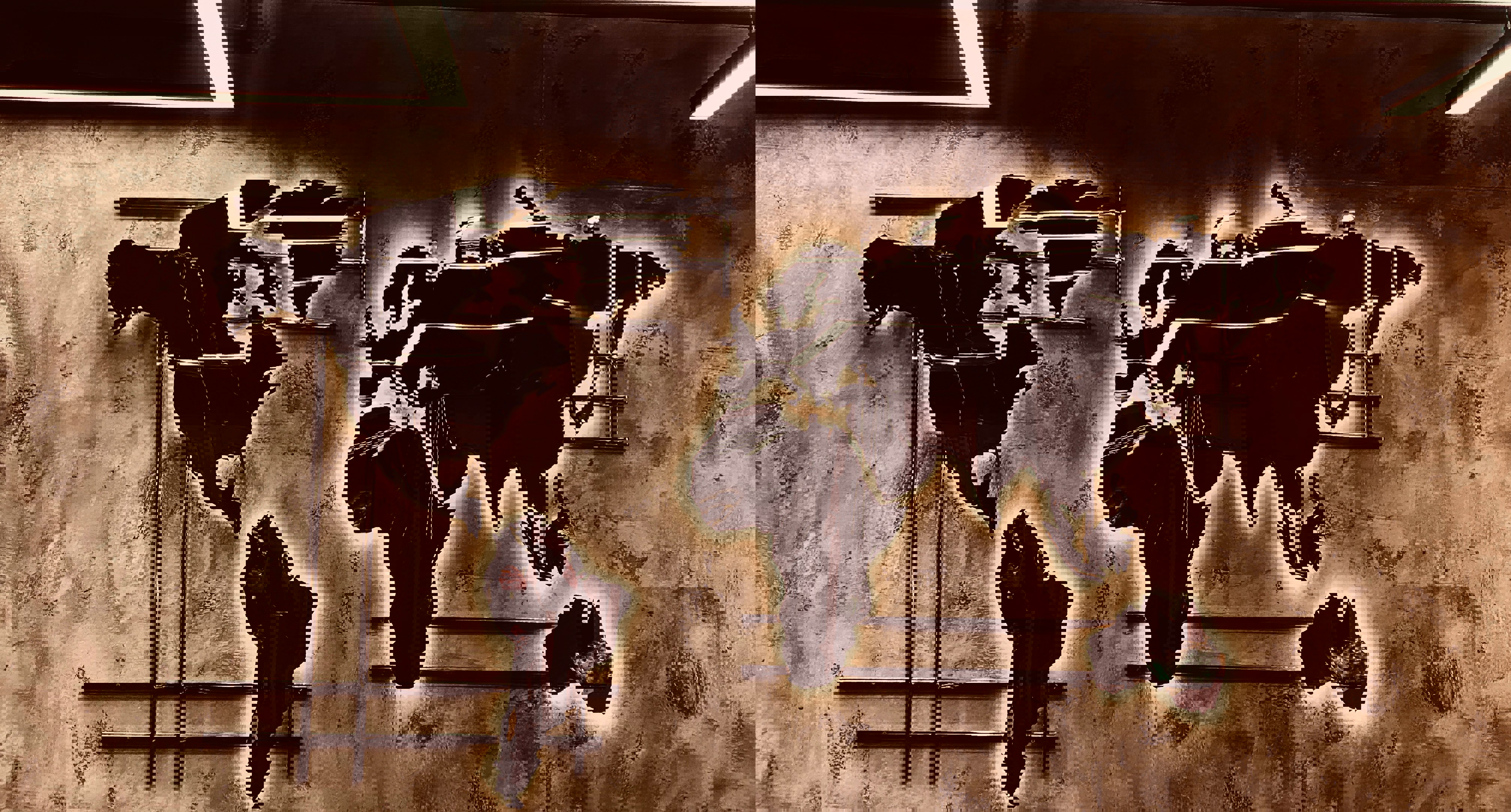 världskarta på vägg